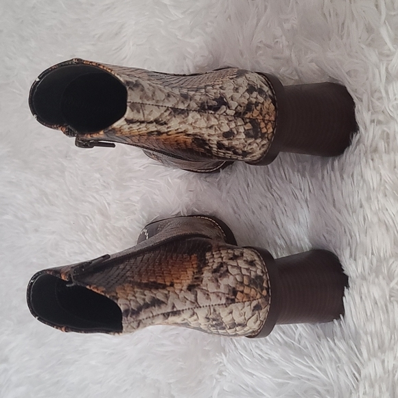 Gibson Latimer | size 6.5 |snake skin style bootie - Picture 5 of 9